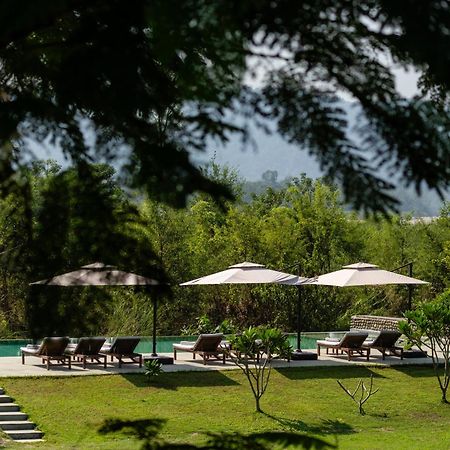 Hotel Sanctuary Chitwan National Park Esterno foto