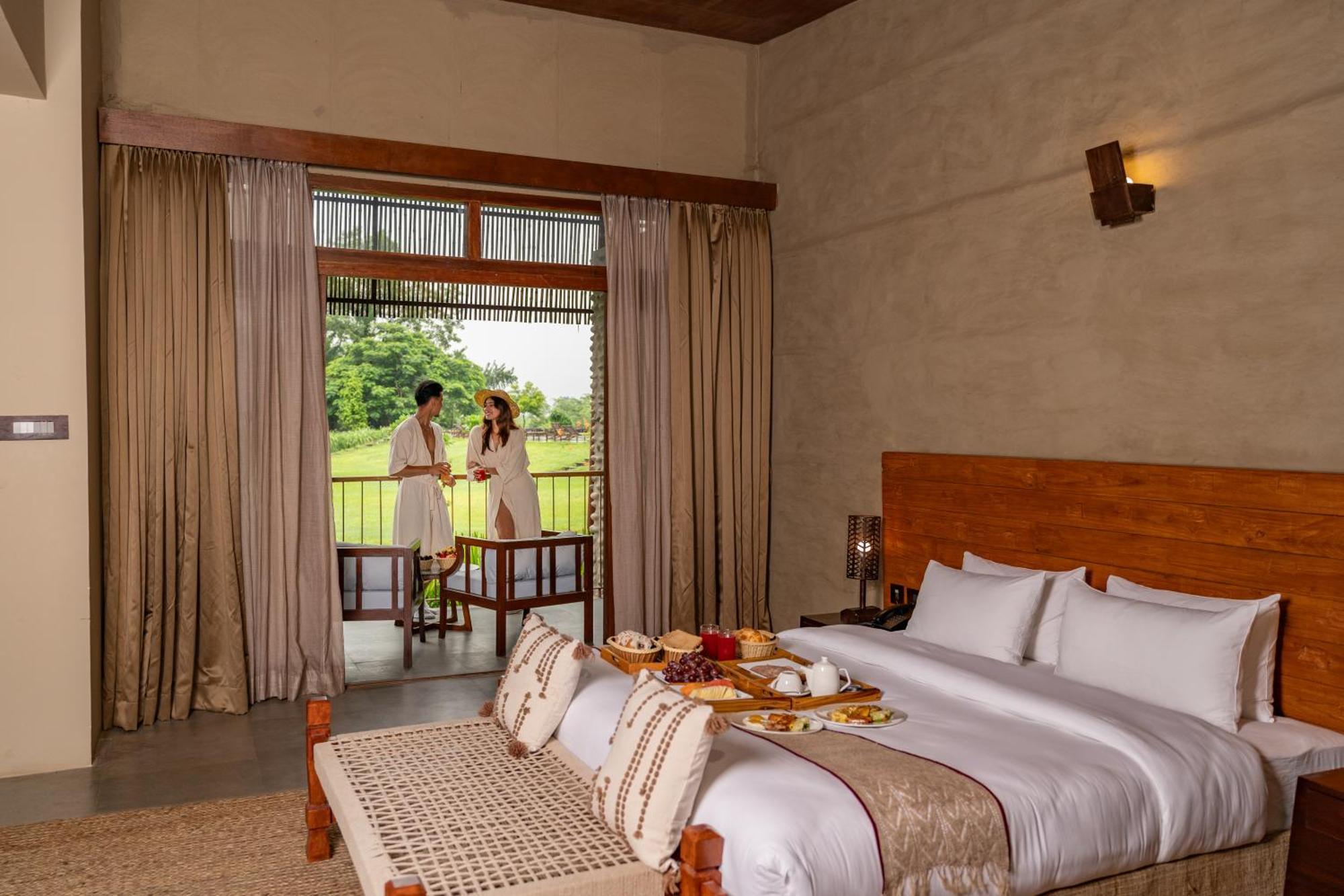 Hotel Sanctuary Chitwan National Park Esterno foto
