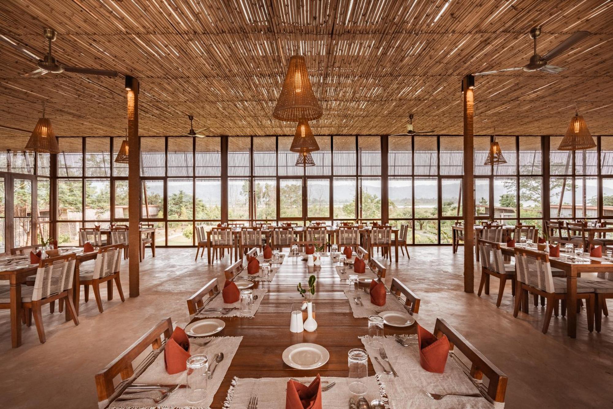 Hotel Sanctuary Chitwan National Park Esterno foto