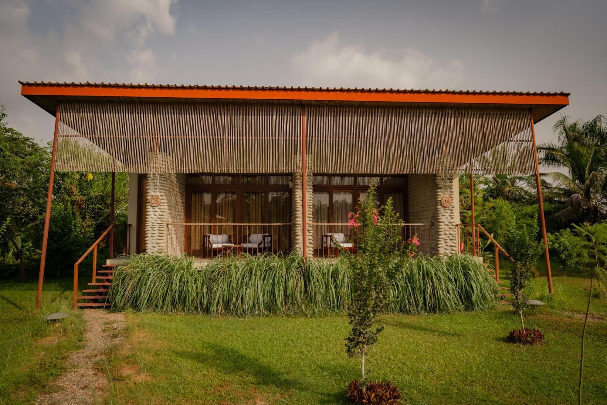 Sanctuary Chitwan National Park Esterno foto