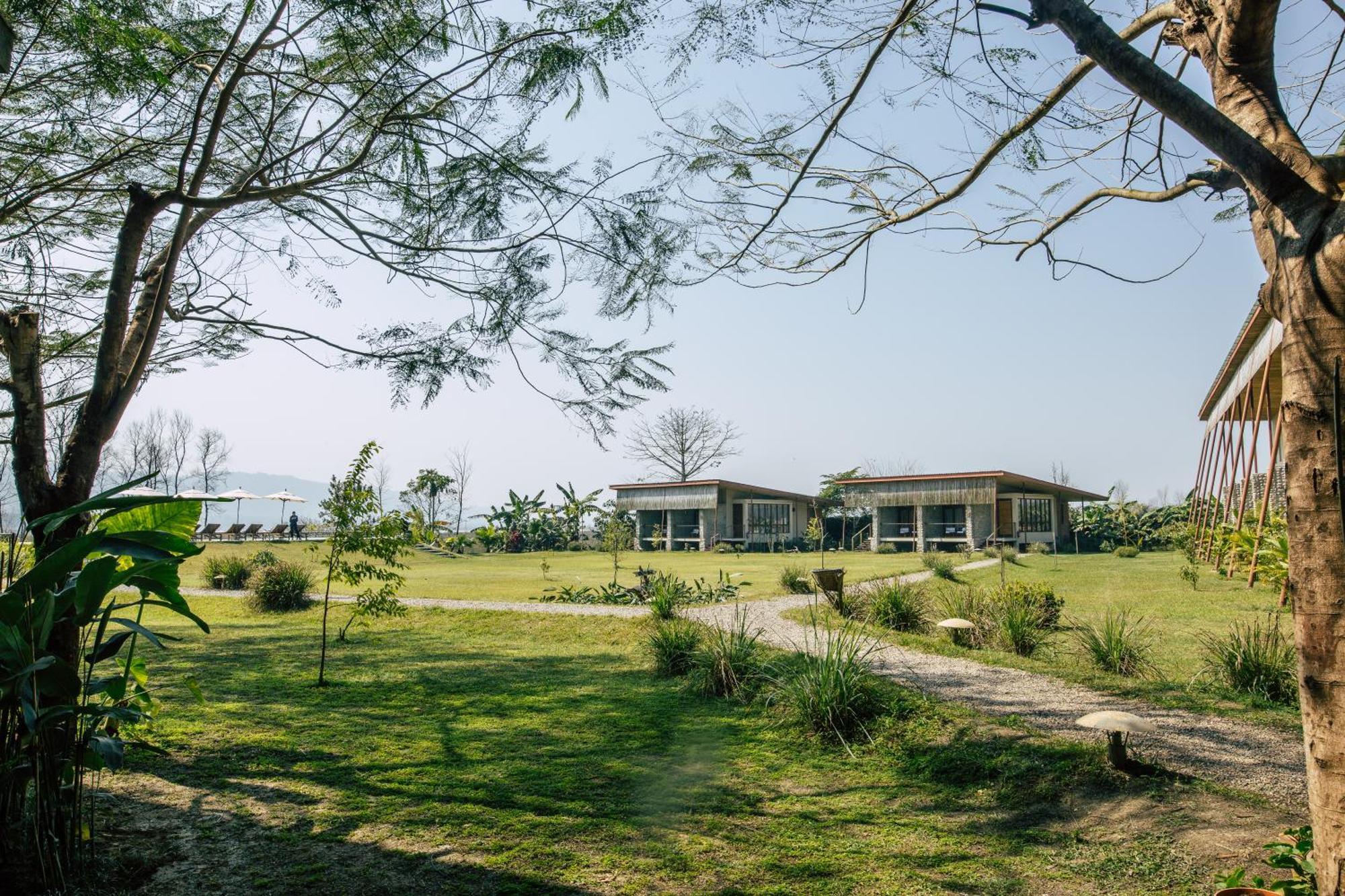 Hotel Sanctuary Chitwan National Park Esterno foto